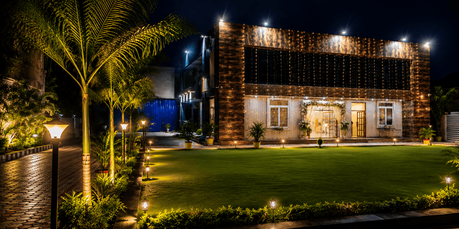 The City Crown Resort exterior and lawn at night, Giridih
